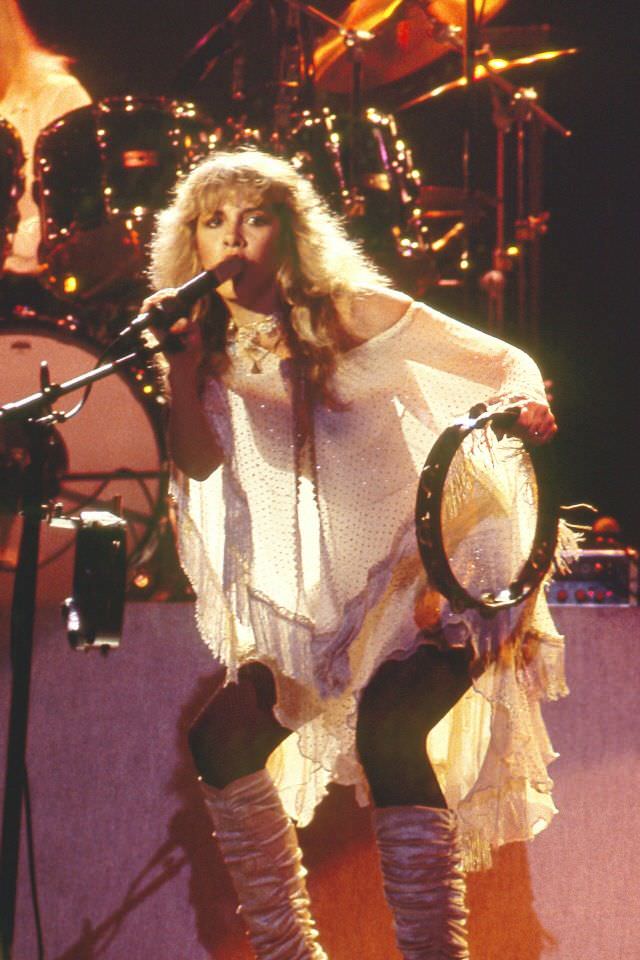 Young Stevie Nicks: Gorgeous Photos Of Female Rockstar Who Shaped Rock 'N' Roll