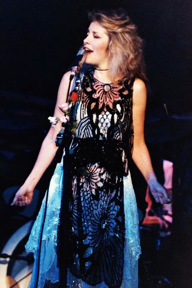 Young Stevie Nicks: Gorgeous Photos Of Female Rockstar Who Shaped Rock 'N' Roll