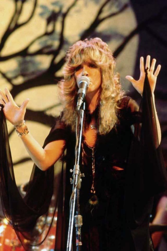 Young Stevie Nicks: Gorgeous Photos Of Female Rockstar Who Shaped Rock 'N' Roll