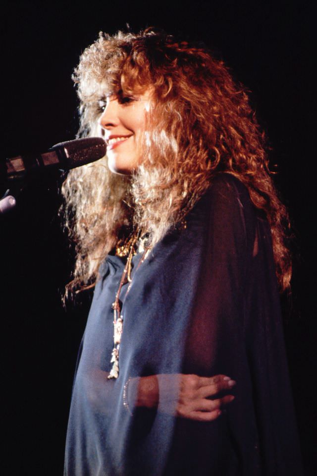 Young Stevie Nicks: Gorgeous Photos Of Female Rockstar Who Shaped Rock 'N' Roll