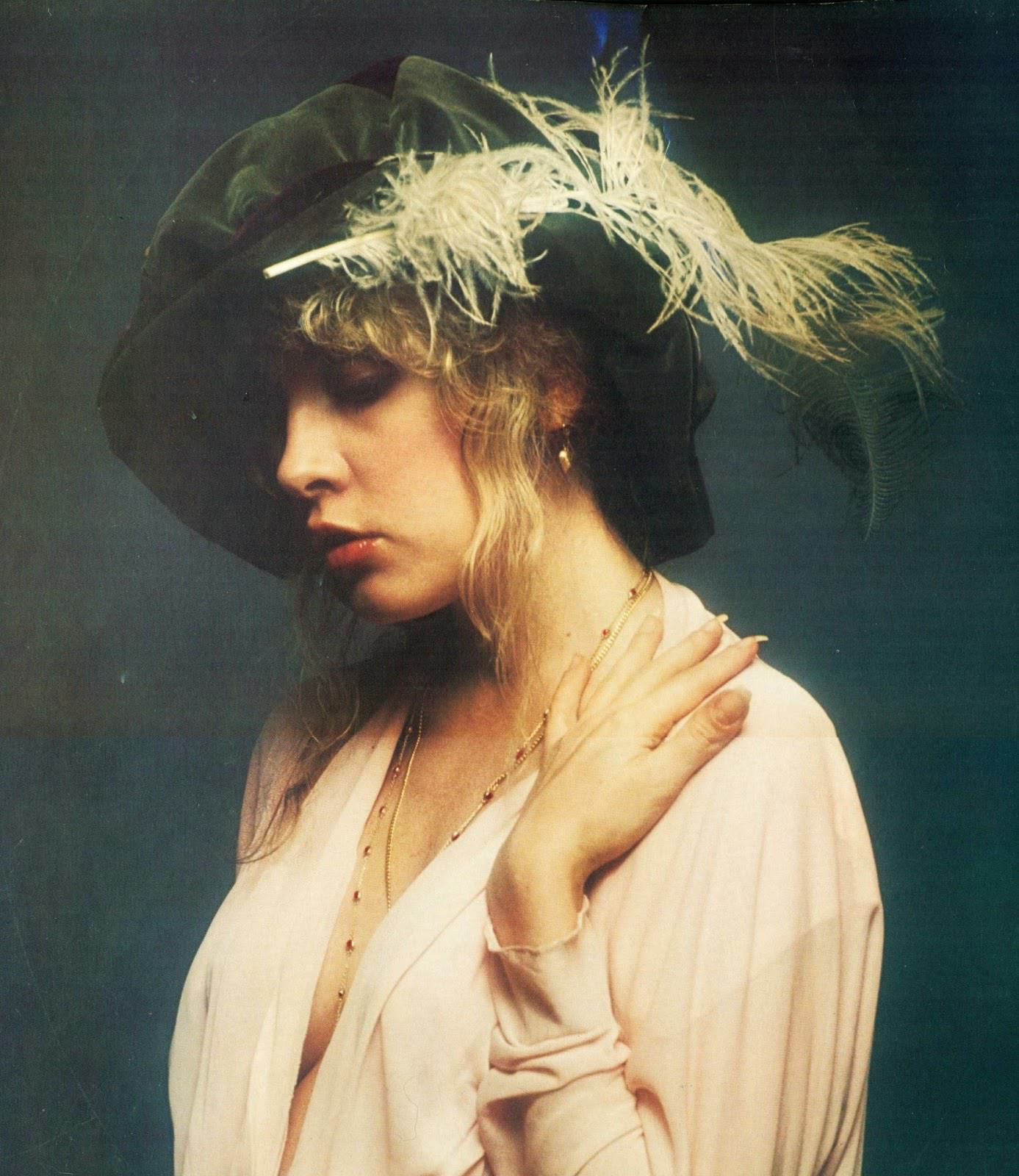 Young Stevie Nicks: Gorgeous Photos Of Female Rockstar Who Shaped Rock 'N' Roll