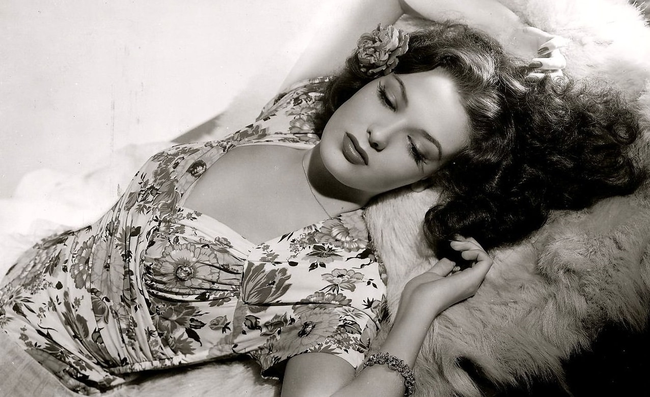 Tragic Story And Photos Of Linda Darnell, The Girl With The Perfect Face.