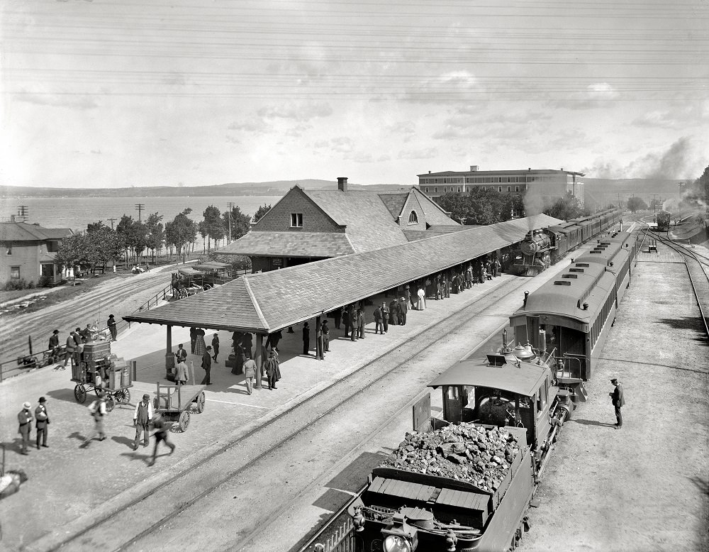 R.R. station, Scenic Petoskey, 1908
