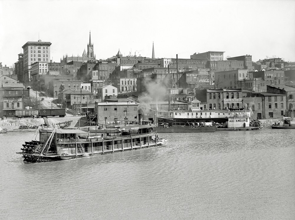 Vicksburg waterfront, The Mississippi River circa 1909