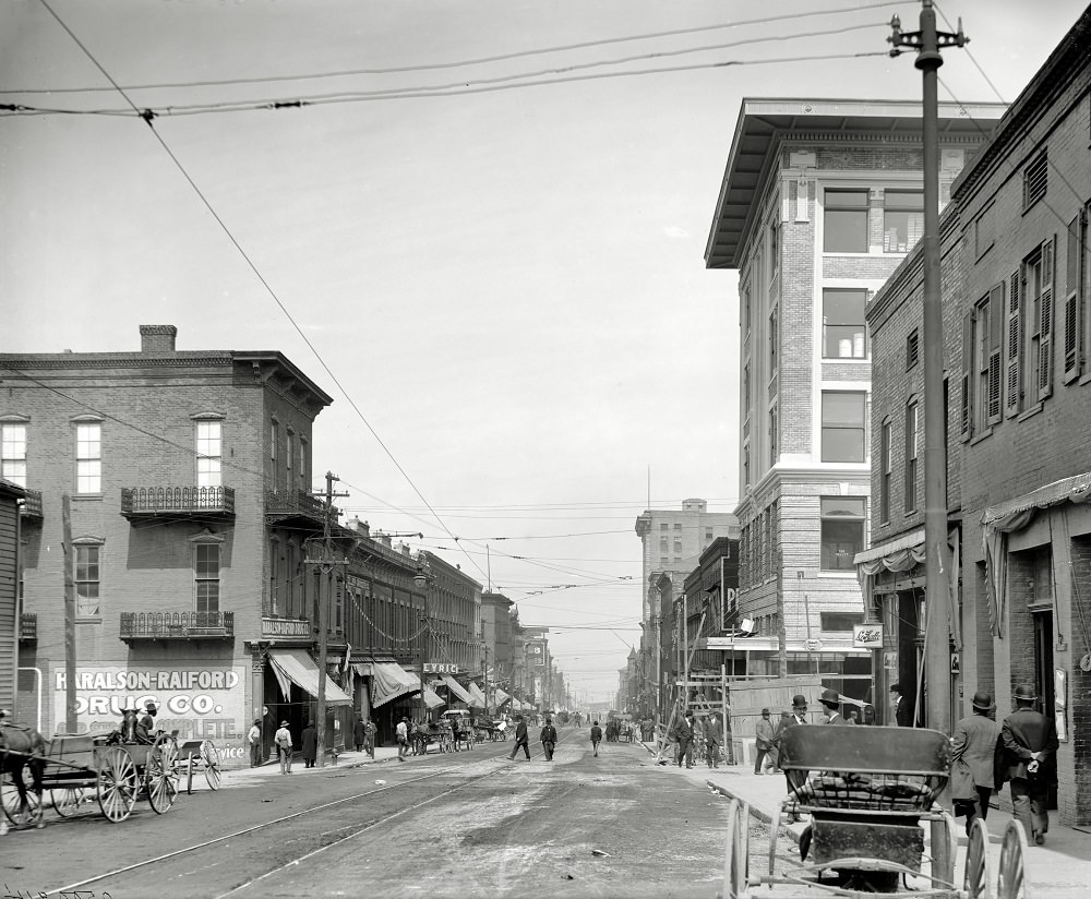 Washington Street, Vicksburg, Mississippi, circa 1910
