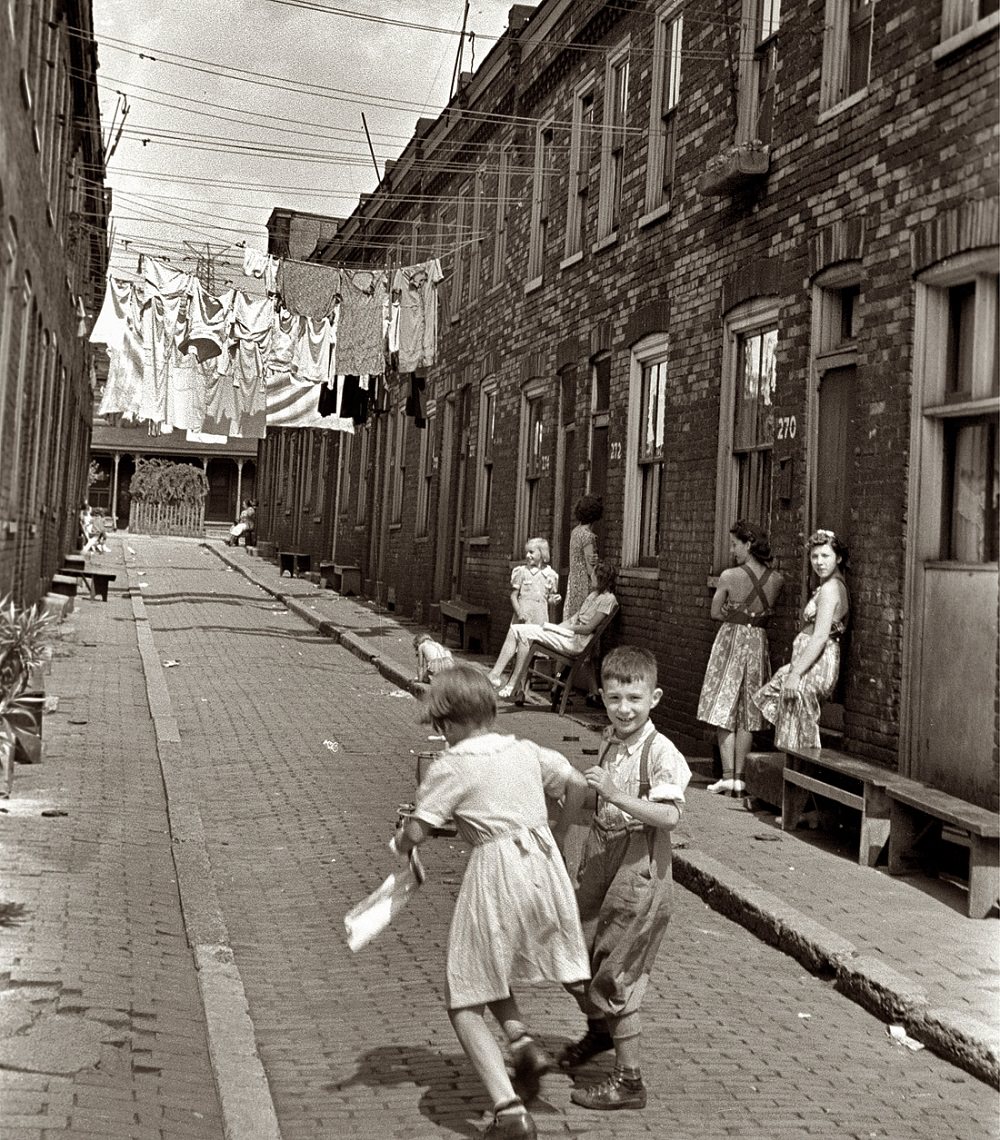 Another view of the rowhouses in Ambridge, Pennsylvania, July 1938