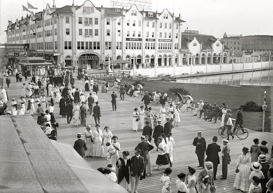 The North End Hotel on the Ocean Grove side of the boardwalk, Asbury Park, 1914