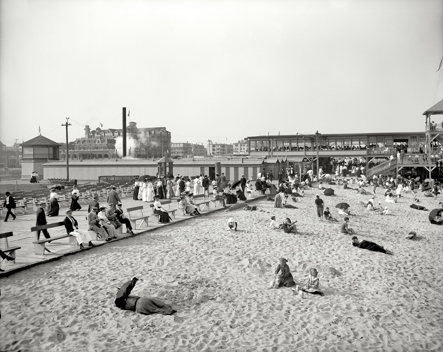 Pavilion and beach, Asbury Park, 1905
