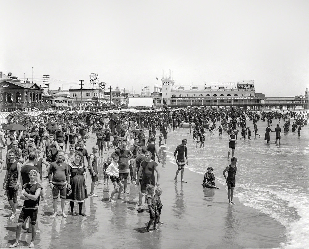 Atlantic City bathing beach and Steeplechase Pier, 1908