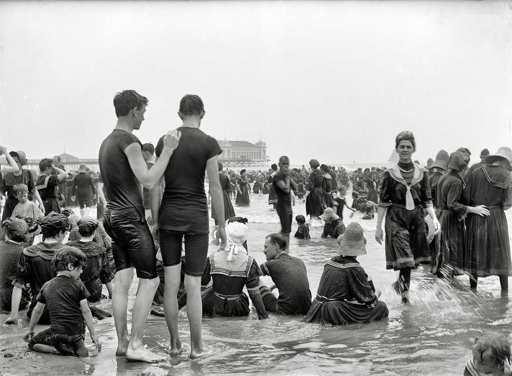 Crowded beach, Atlantic City, 1905