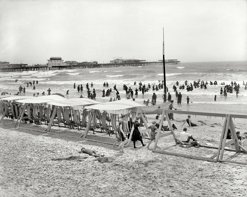 Bathers at Atlantic City, 1906
