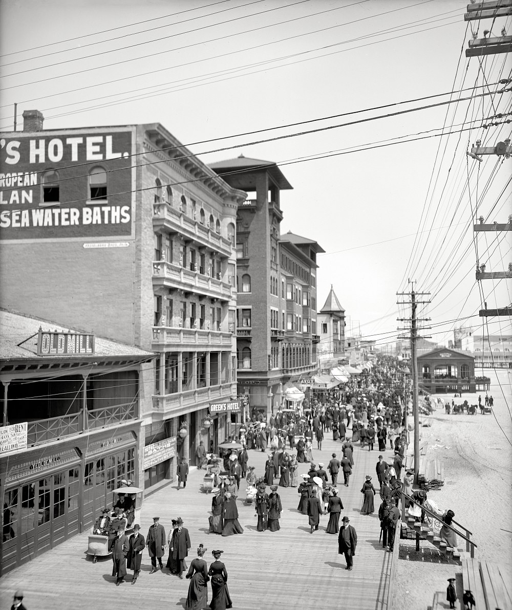 Boardwalk, Atlantic City, 1905