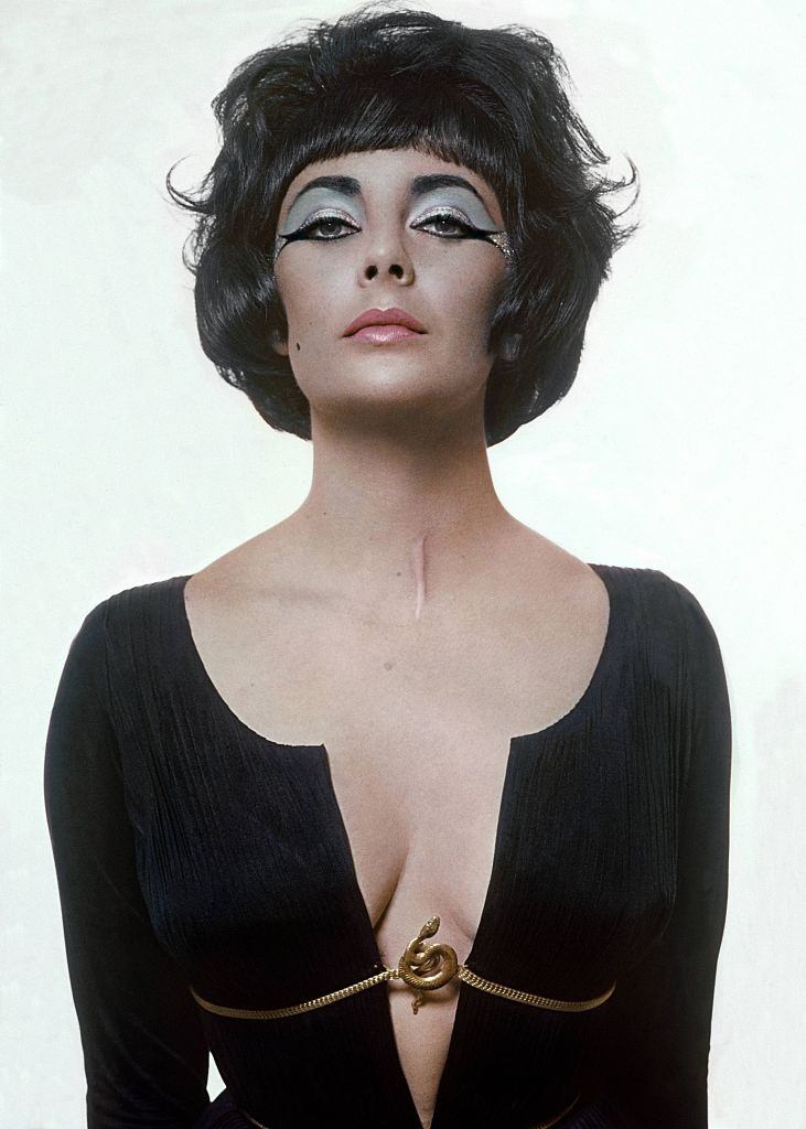 Elizabeth Taylor dressed as Cleopatra, Vogue 1962