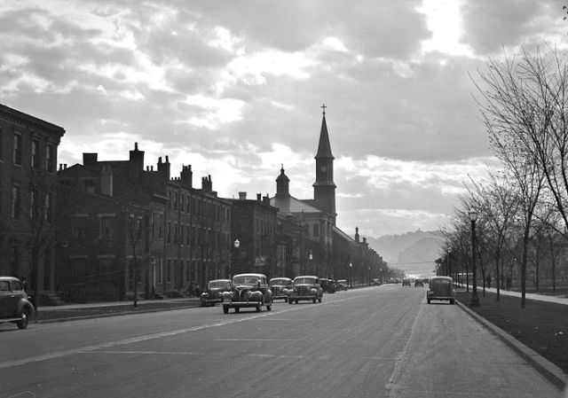 Laurel St. (now Ezzard Charles) looking west; Union Terminal looms in the distance, April 1939