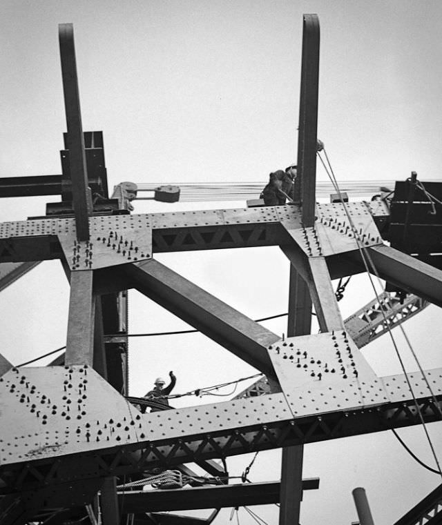 Construction of Columbia Parkway viaduct over Eggleston Avenue in January 1938