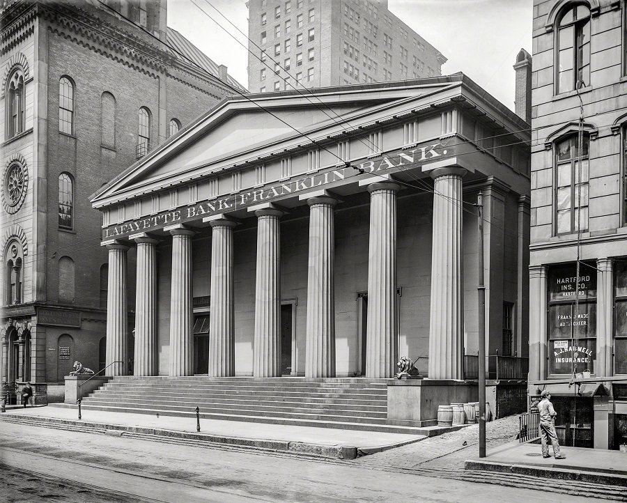 Lafayette and Franklin Banks, Third Street, Cincinnati circa 1905