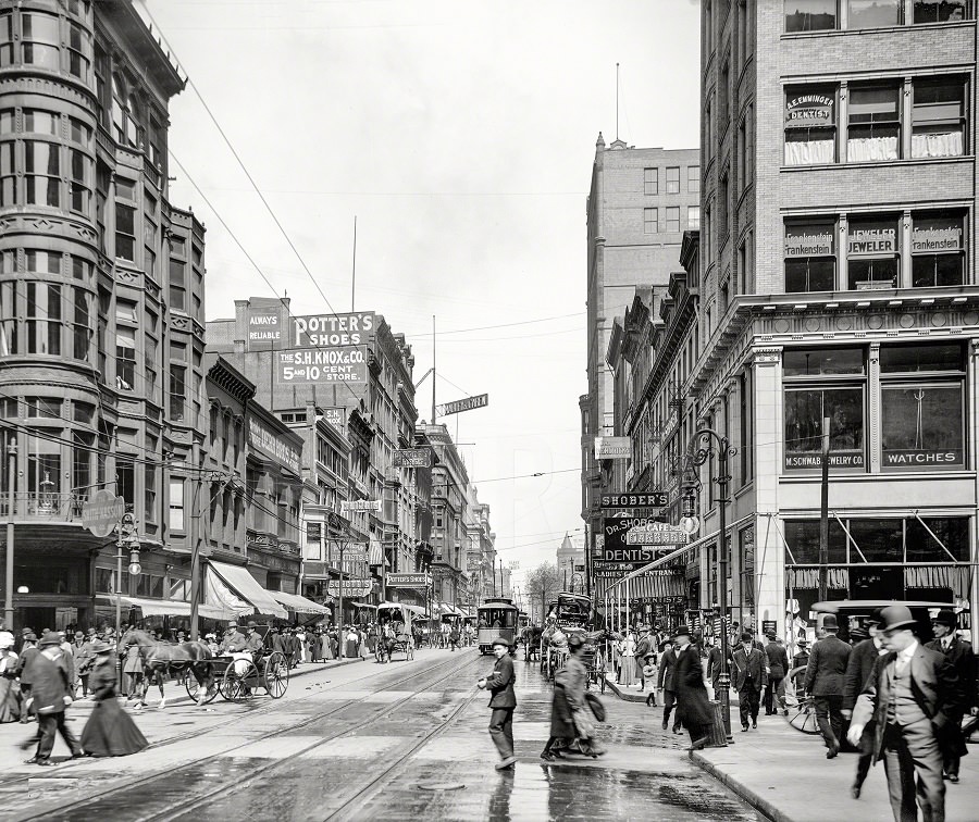 Fifth Street north from Race, Cincinnati circa 1907