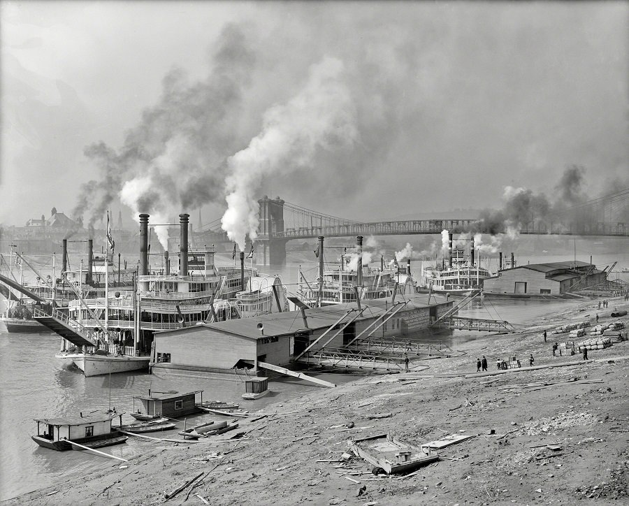 The Ohio River circa 1907