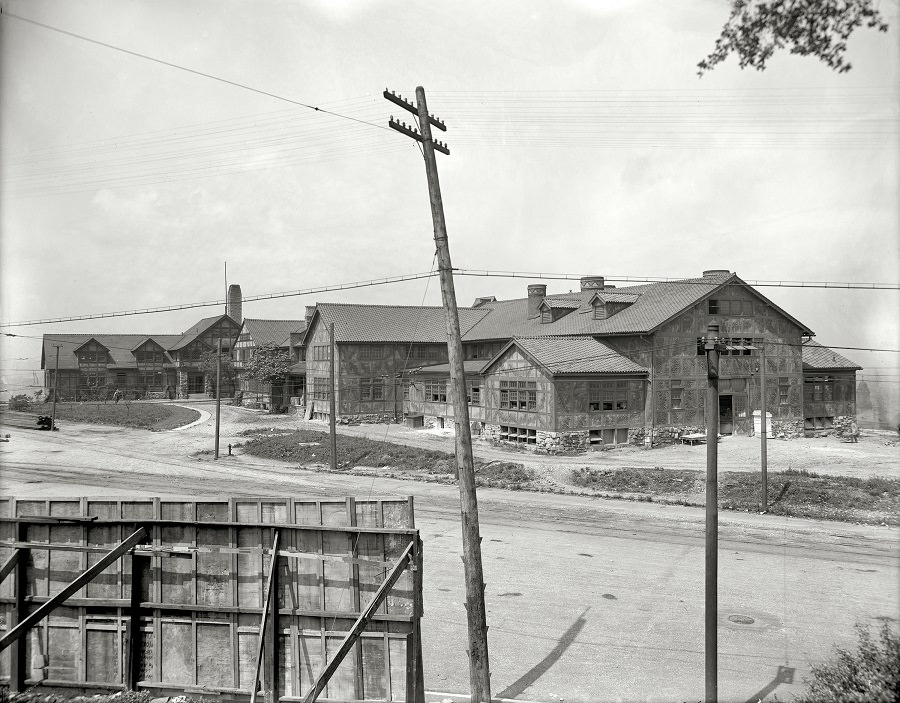 Rookwood Pottery, Cincinnat circa 1906