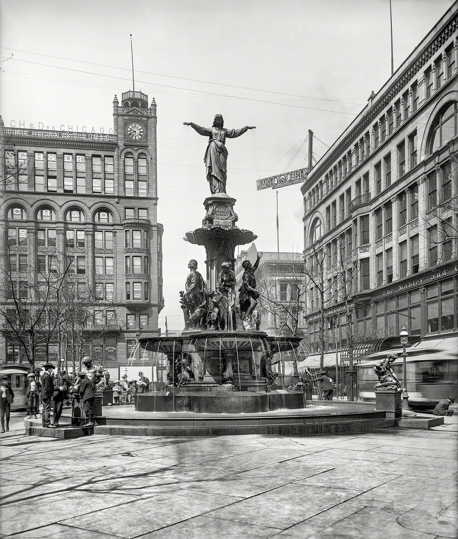 Tyler Davidson Fountain, Cincinnati, 1904