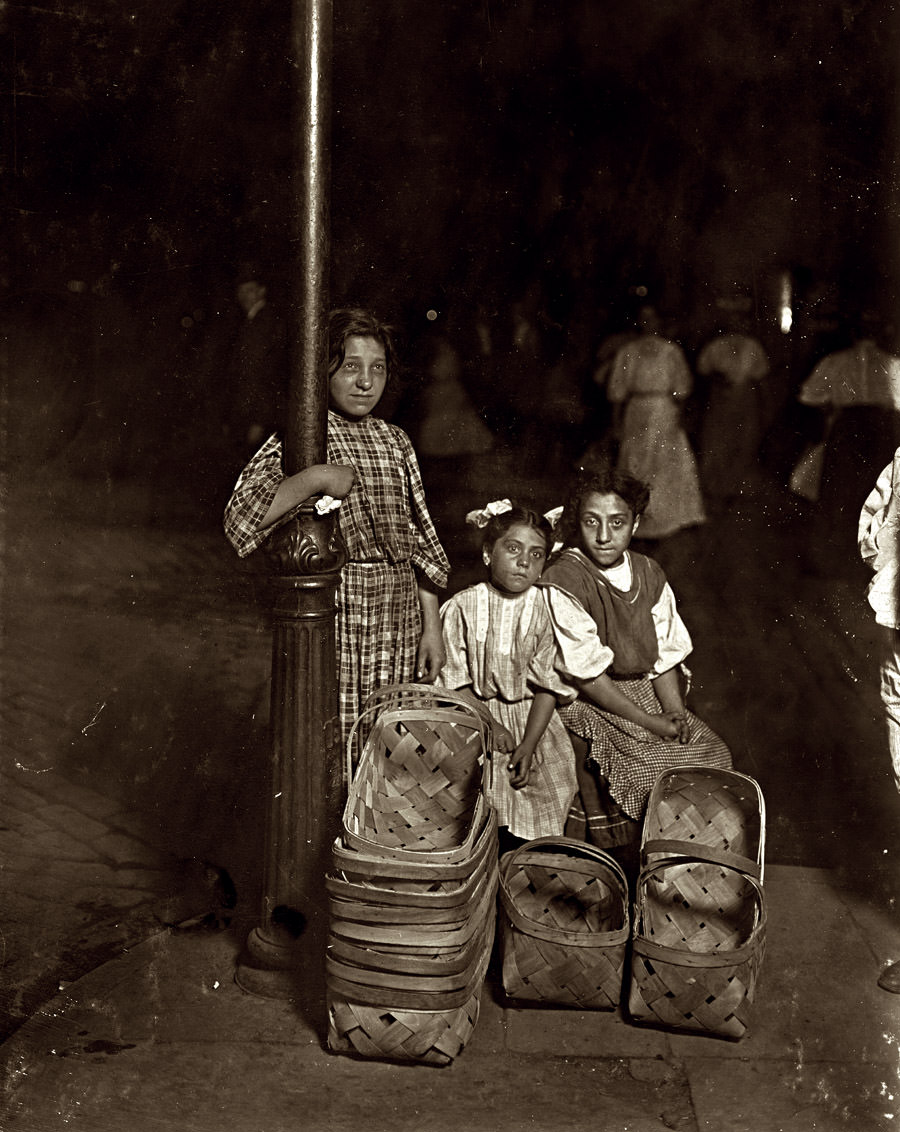 Marie Costa, basket seller, lives at 605 Elm Street, Cincinnati, August 1908