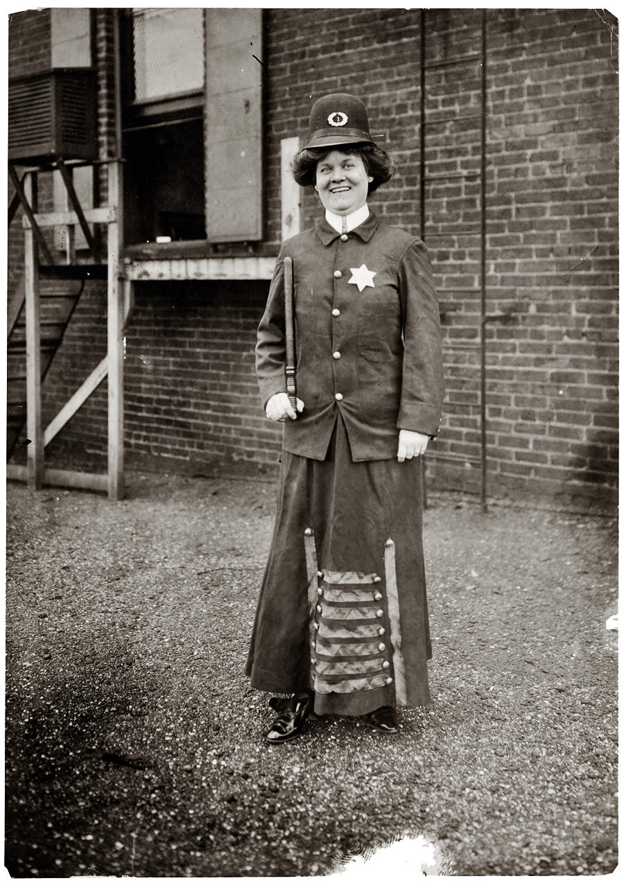 Suffragette posed in police uniform to illustrate woman police concept, Cincinnati, September 23, 1909.