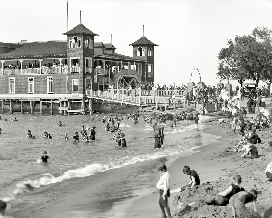 Bathing scene, Gordon Park, Cleveland, Ohio, circa 1908