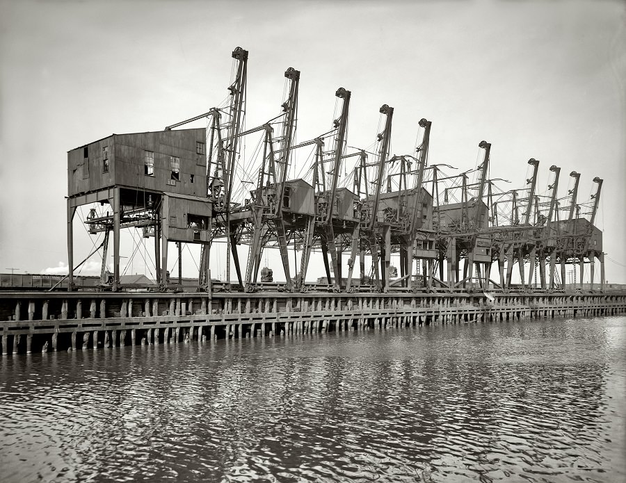 Hulett clamshell hoists, Cleveland, Ohio, 1905