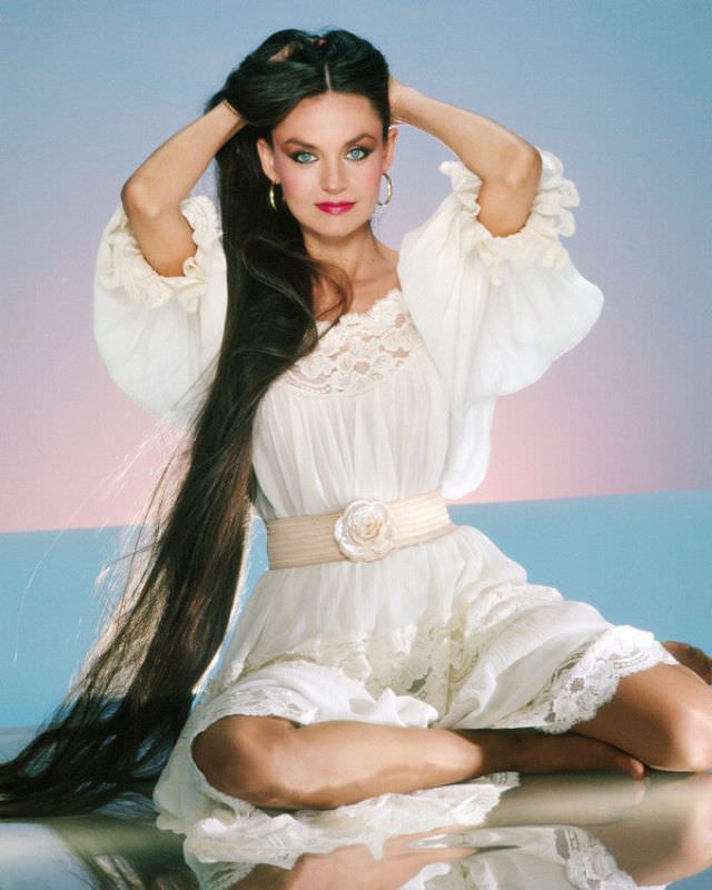 Crystal Gayle long hairs