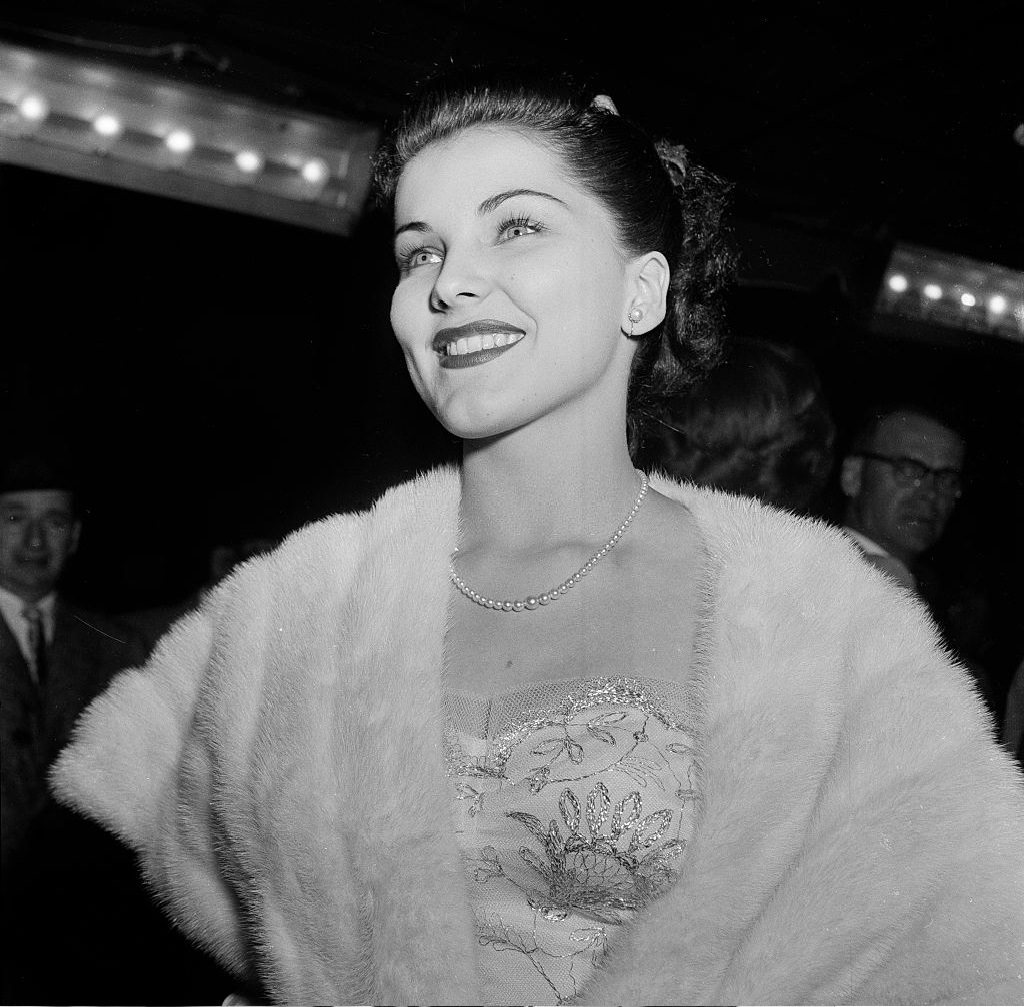 Debra Paget attends the movie premiere of "Fixed Bayonets!" in Los Angeles, December 1951