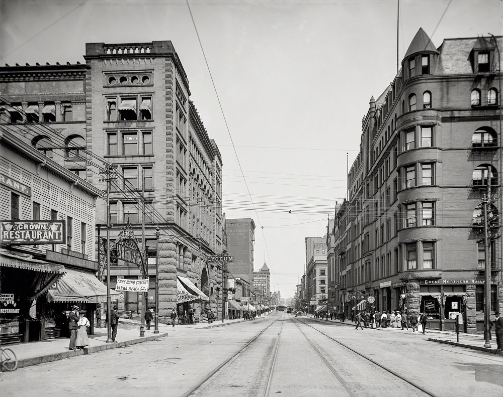 Superior Street, Duluth, 1904
