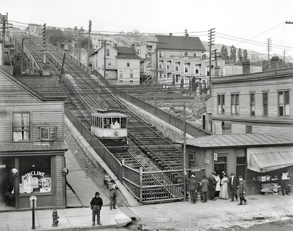 Up the incline railway from Superior Street, Duluth, Minnesota, 1907