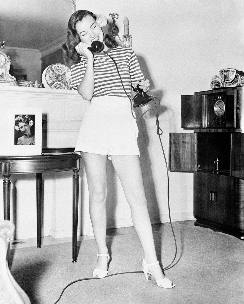 Ella Raines on phone, 1946