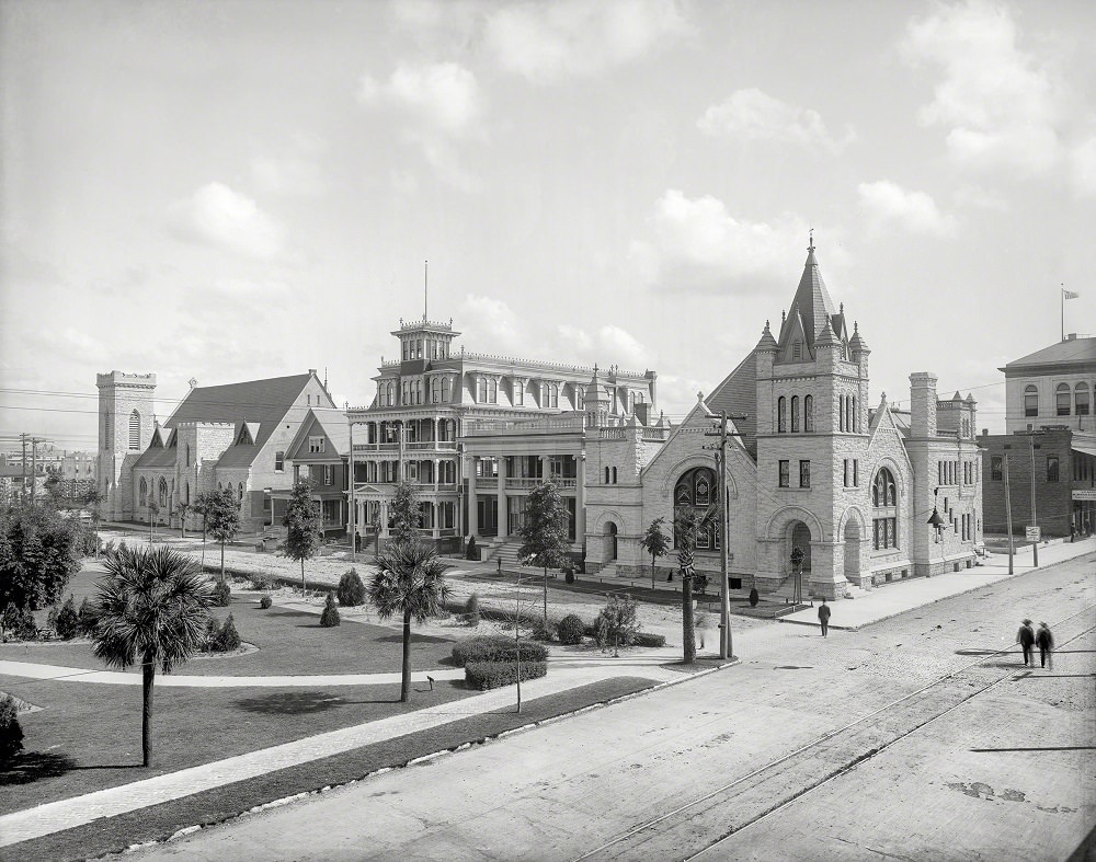 Hemming Park and Monroe Street, Jacksonville, Florida, circa 1904