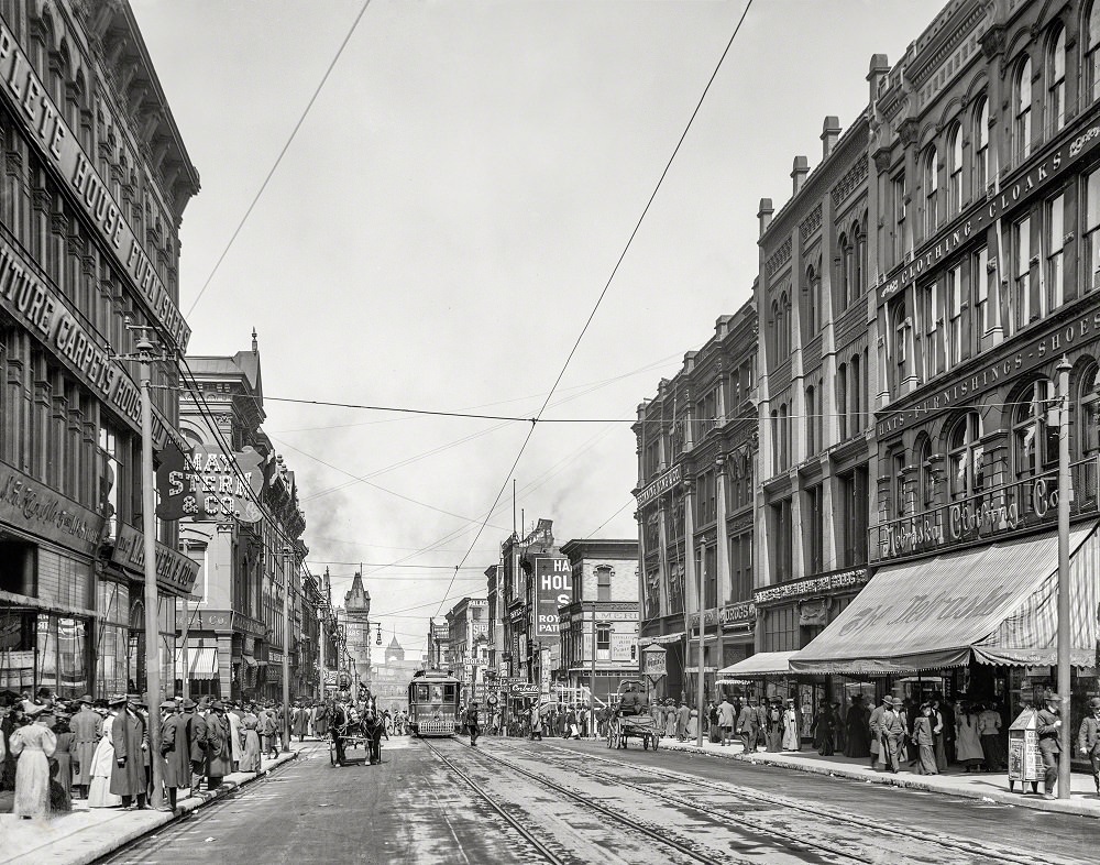 Main Street north from Twelfth, Kansas City, Missouri, circa 1908