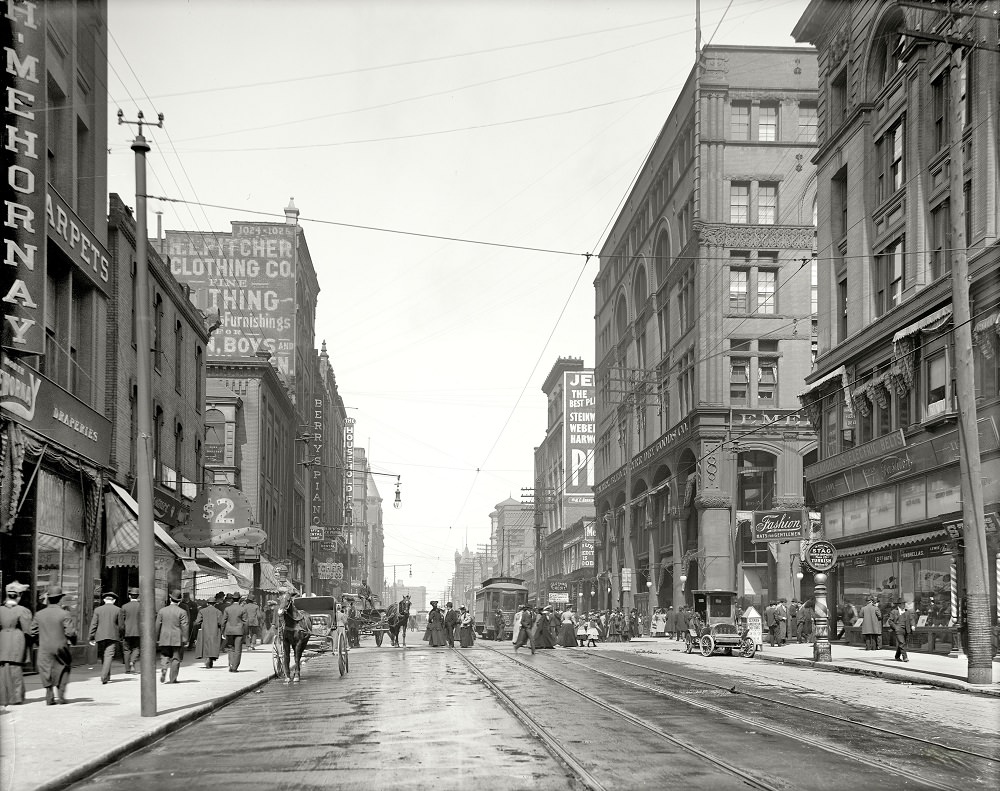 Walnut Street, Kansas City, Missouri, circa 1906
