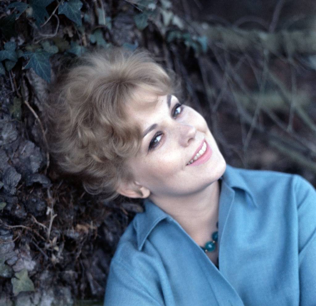 Kim Novak posing for a photo shooting, 1950s