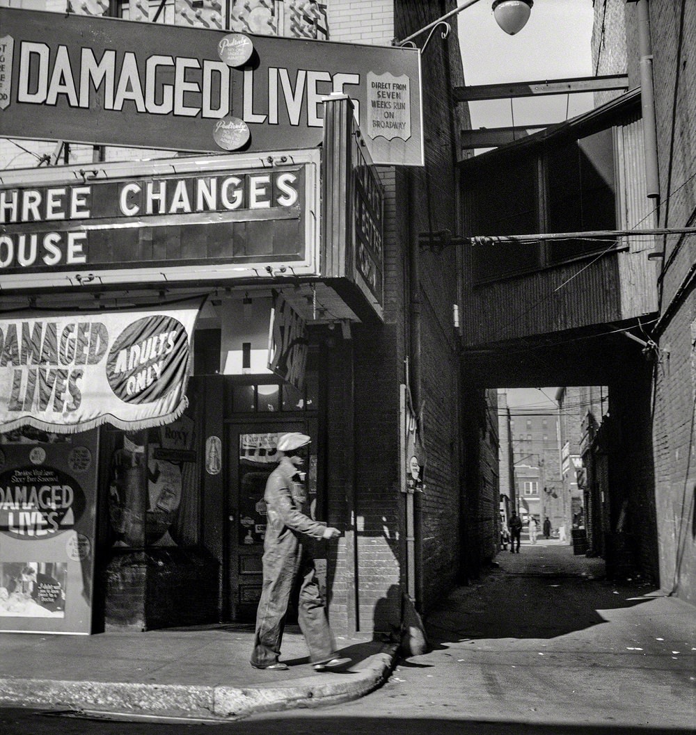 Knoxville's Roxy Theater, 1941