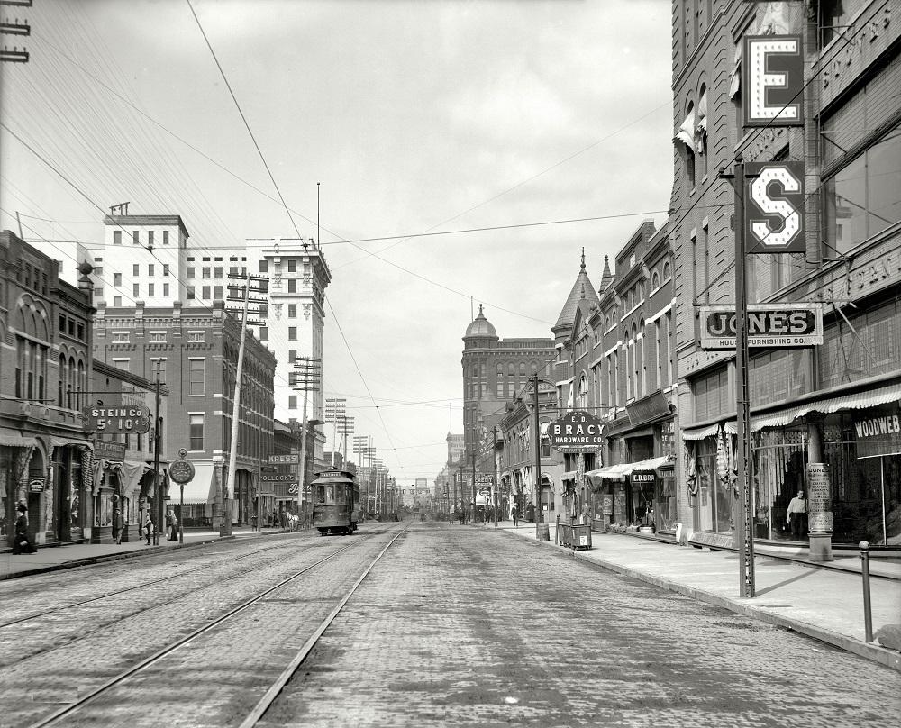 Main Street north from Sixth, Little Rock, Arkansas, circa 1910