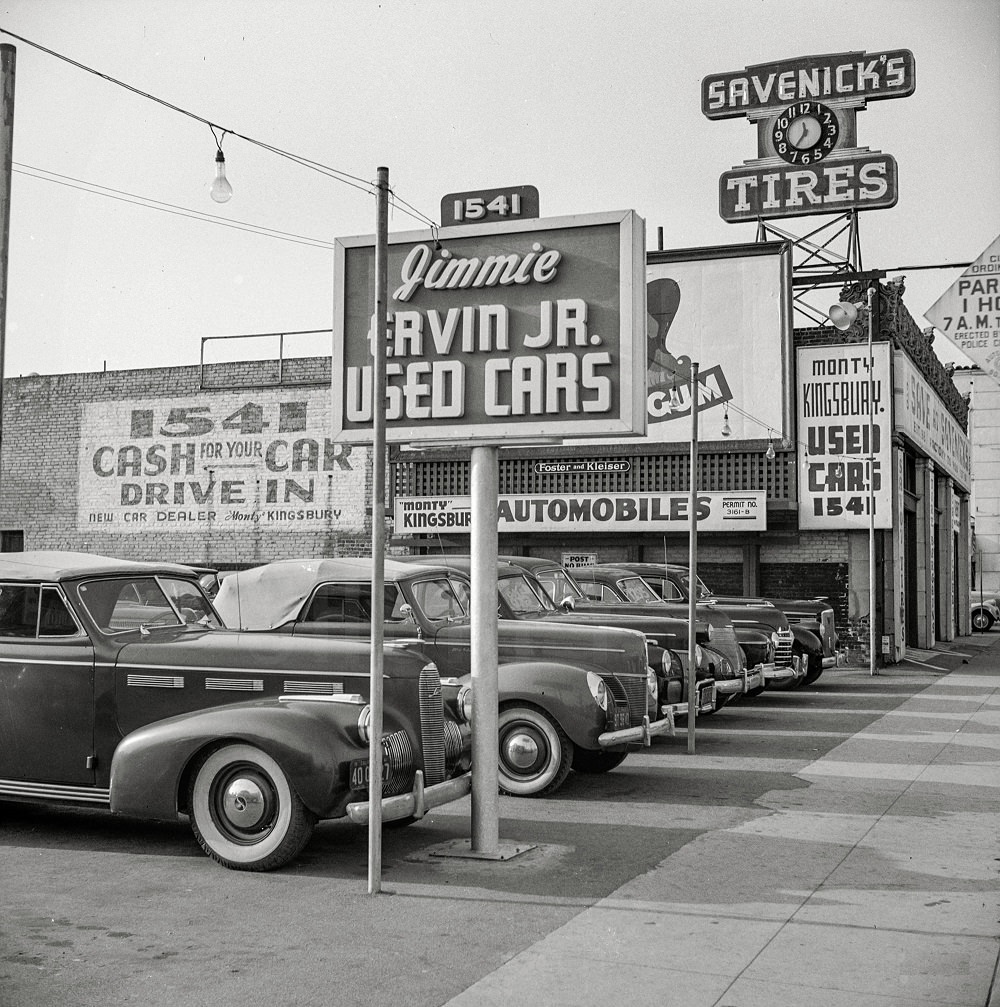Used Car dealership, Los Angeles, 1942