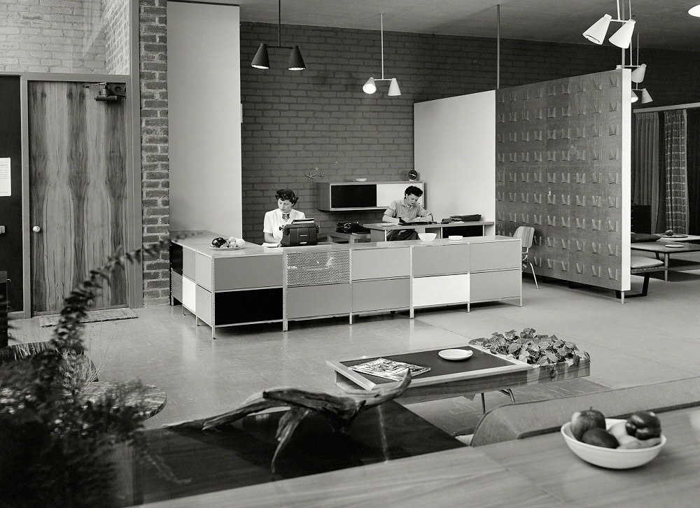 Herman Miller furniture showroom, 8806 Beverly Boulevard, West Hollywood, Los Angeles, 1950