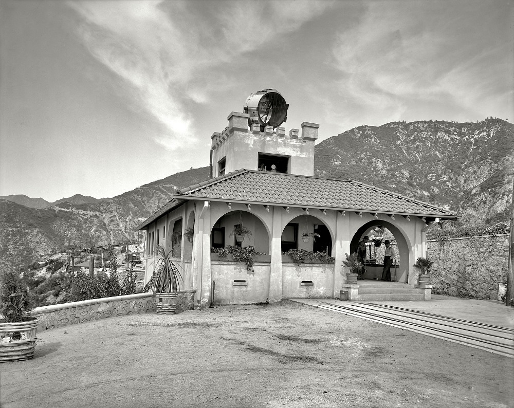 Powerhouse and incline station, Mount Lowe Railway, 1913