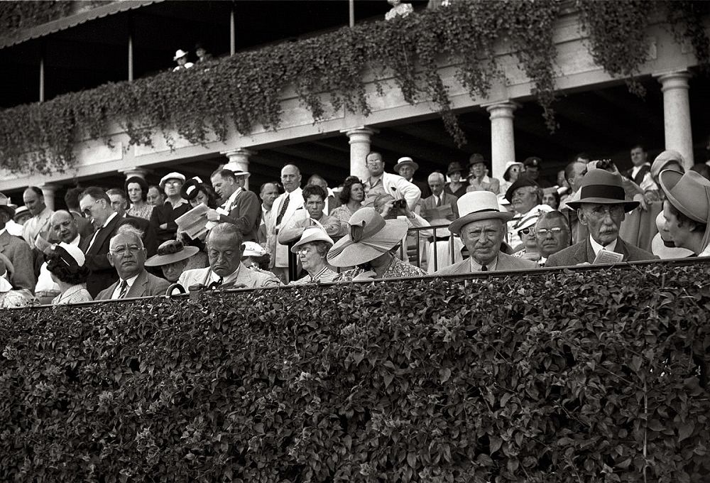 Horse races, Hialeah Park, Miami, February 1939