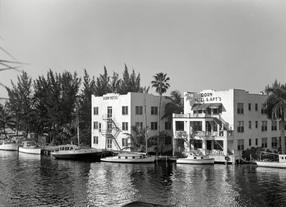 Apartment hotel on the Miami River, Miami, Florida, January 1941