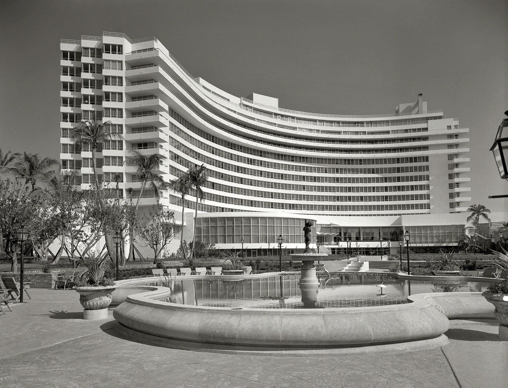 Fontainebleau Hotel, Miami Beach, 1955