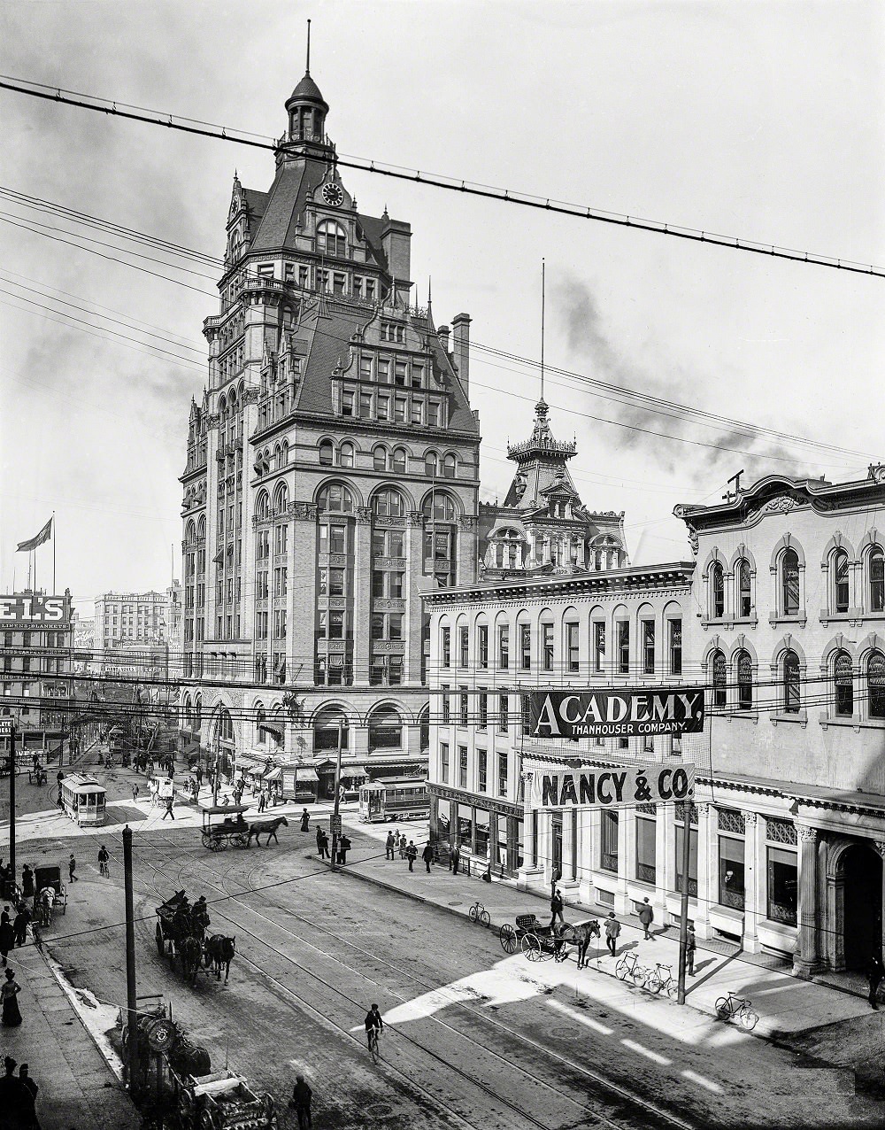 Wisconsin Street and Pabst Building, Milwaukee, 1900. The city's first sky­scraper, completed in 1891, demolished 1981.