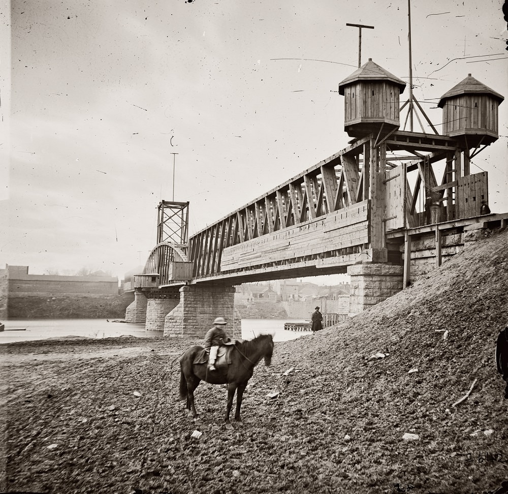 Fortified railroad bridge across the Cumberland River at Nashville, 1864