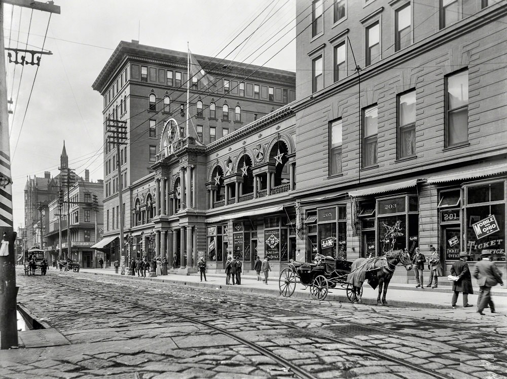St. Charles Hotel, St. Charles Street, New Orleans, 1900