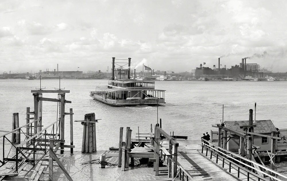 The City from Algiers, At left, the centerwheeler ferry Thomas Pickles, New Orleans circa 1900