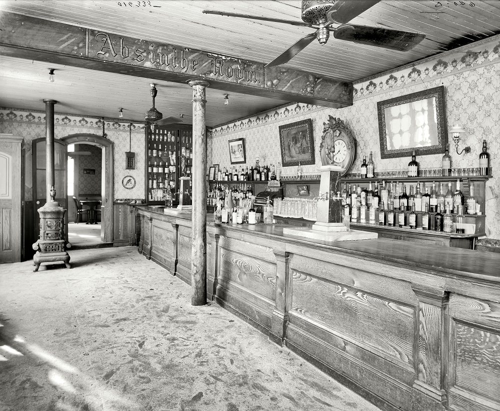 Old Absinthe House and the bar, New Orleans circa 1906